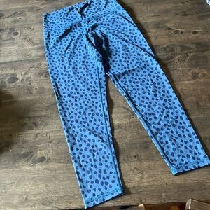 AERIE chill play size: Med